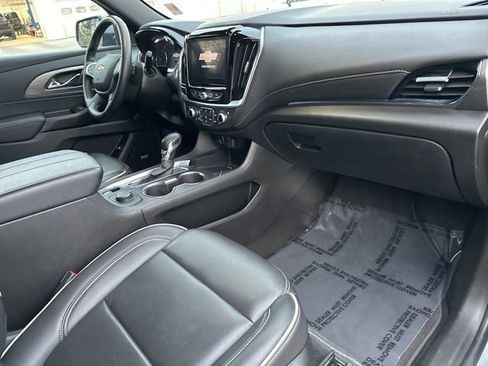 Used 2023 Chevrolet Traverse Premier image 36