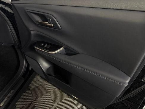 Used 2025 Toyota Crown XLE image 32