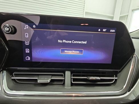 Used 2025 Chevrolet Trax ACTIV w/ Sunroof Package FWD image 17
