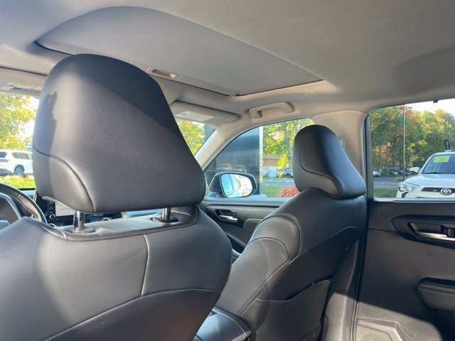 Used 2020 Toyota Highlander XLE AWD/4WD image 13