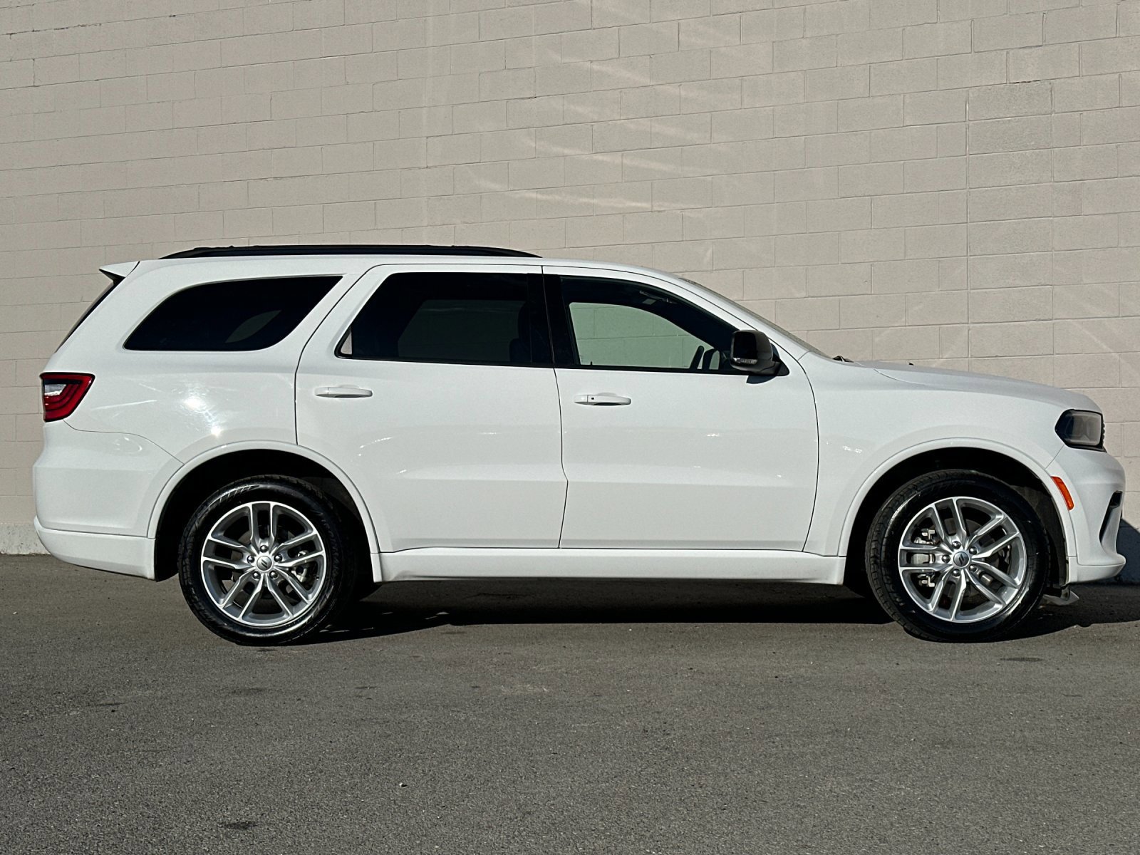Used 2024 Dodge Durango GT AWD/4WD image 2