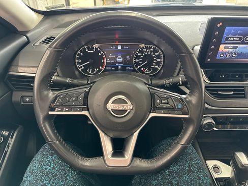 Used 2023 Nissan Altima 2.5 SV w/ SV Premium Package FWD image 19
