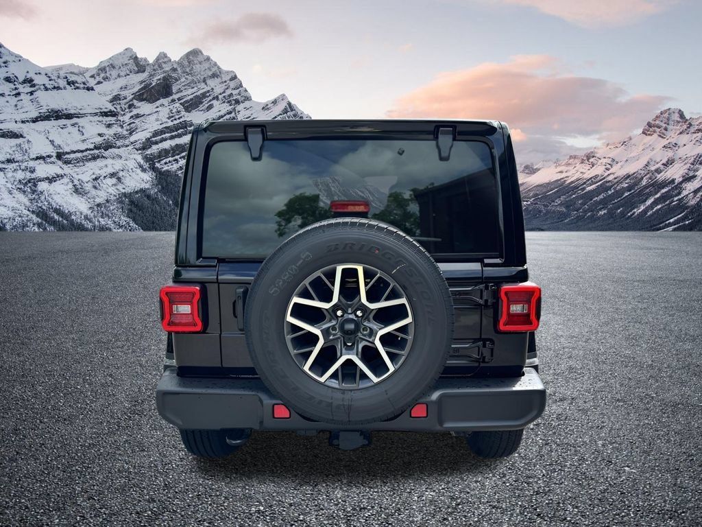 New 2024 Jeep Wrangler Unlimited Sahara w/ Technology Group AWD/4WD image 4
