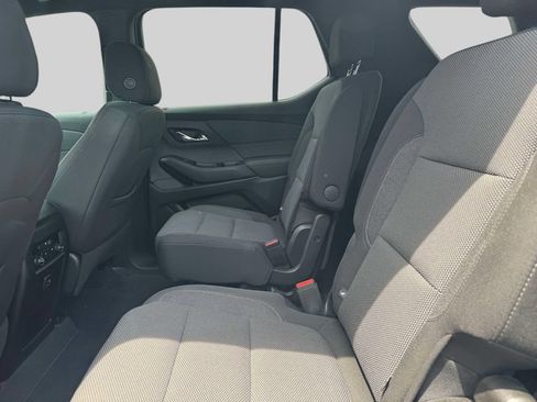 Used 2023 Chevrolet Traverse LT FWD image 10