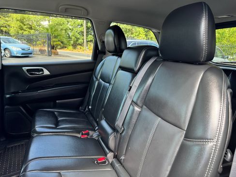 Used 2016 Nissan Pathfinder SL w/ SL Tech Package AWD/4WD image 16
