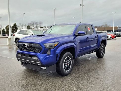 New 2024 Toyota Tacoma TRD Sport w/ TRD Sport Upgrade Package image 3