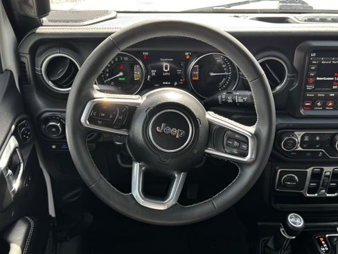 Used 2023 Jeep Wrangler Unlimited Sahara w/ Cold Weather Group AWD/4WD image 15