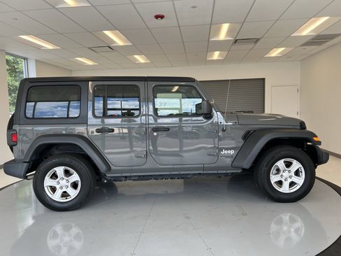 Used 2021 Jeep Wrangler Unlimited Sport image 8