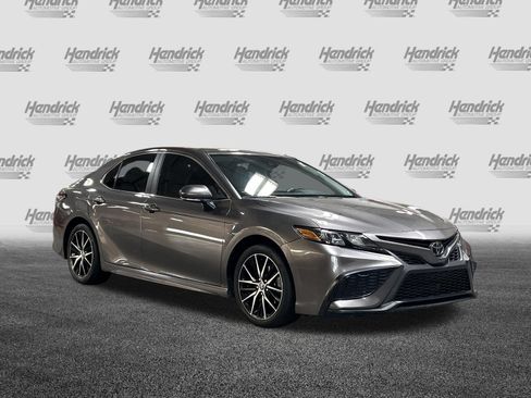 Used 2024 Toyota Camry SE w/ Cold Weather Package FWD image 2