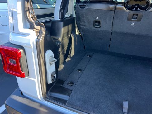 Used 2020 Jeep Wrangler Unlimited Sahara AWD/4WD image 36