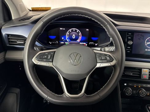 Used 2024 Volkswagen Taos SE w/ Panoramic Sunroof Package AWD/4WD image 16