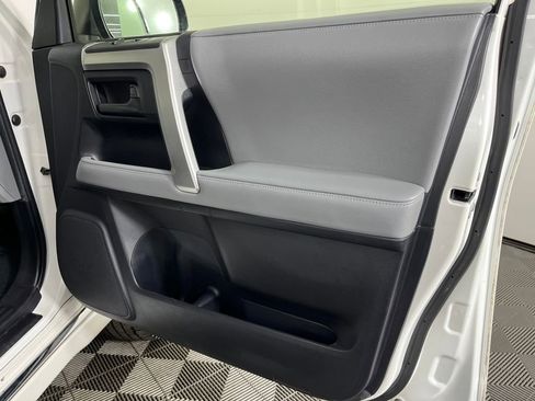 Used 2012 Toyota 4Runner SR5 w/ Convenience Pkg image 16