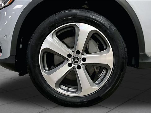 Used 2023 Mercedes-Benz GLC 300 4MATIC Coupe image 11