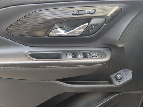 Used 2021 GMC Terrain SLT w/ Elevation Edition image 16