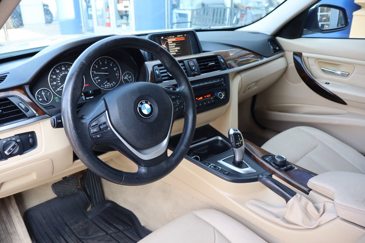 Used 2015 BMW 328i xDrive Sedan AWD/4WD image 9