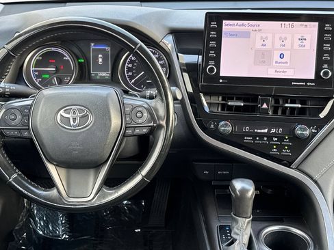 Used 2024 Toyota Camry SE w/ Audio Upgrade Package FWD image 18
