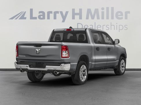 Used 2023 RAM 1500 Big Horn AWD/4WD image 3