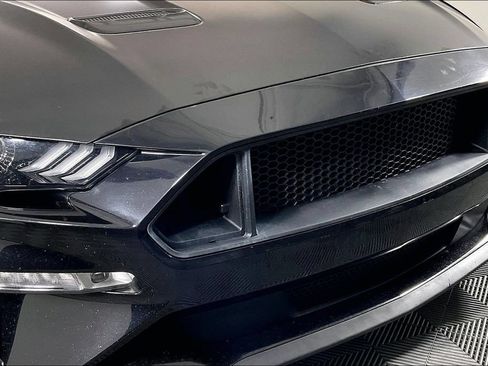 Used 2018 Ford Mustang GT Premium w/ Equipment Group 401A RWD image 31
