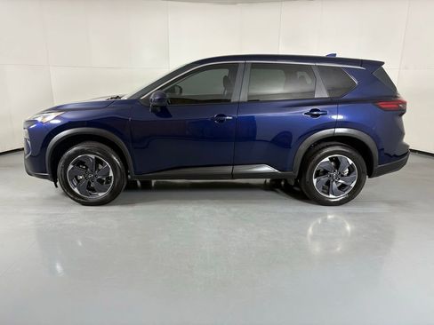 Used 2024 Nissan Rogue SV FWD image 5