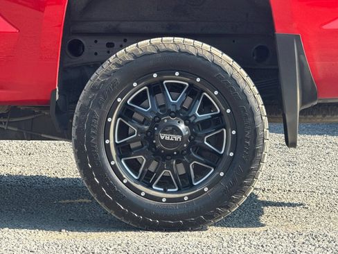 Used 2019 Chevrolet Silverado 2500 LT w/ LT Convenience Package AWD/4WD image 40