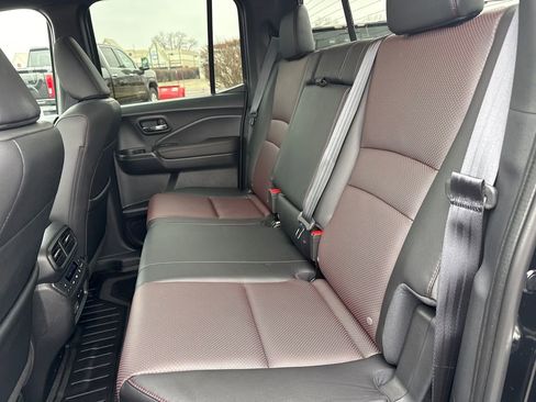 Used 2025 Honda Ridgeline Black Edition image 32