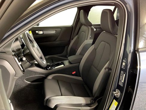 New 2026 Volvo EX40 Plus w/ Climate Package image 7