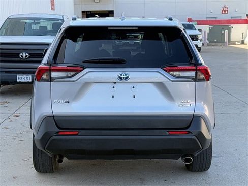 Used 2023 Toyota RAV4 XLE image 5
