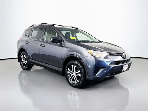 Used 2017 Toyota RAV4 LE w/ Carpet Mat Package AWD/4WD image 10