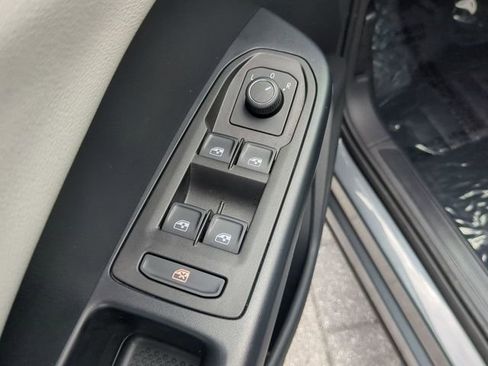 Certified 2025 Volkswagen Taos S FWD image 15