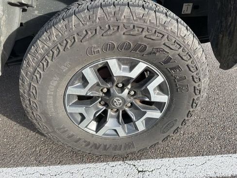 Used 2023 Toyota Tacoma TRD Off-Road w/ Black Out Package (TMS) image 10