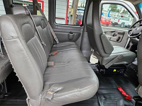 Used 2011 GMC Savana 3500 LS image 12