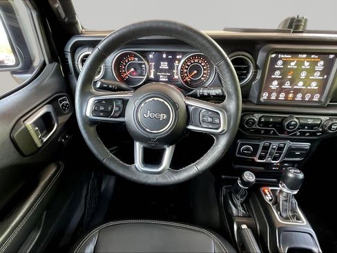 Used 2018 Jeep Wrangler Unlimited Sahara w/ Dual Top Group AWD/4WD image 8