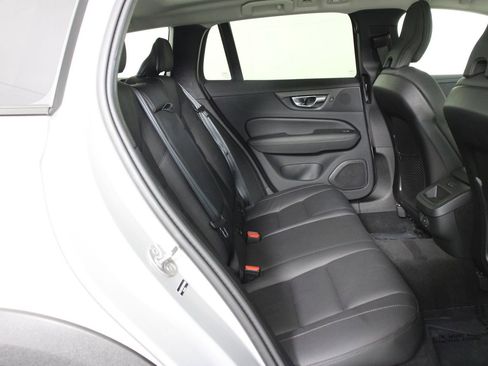 Certified 2025 Volvo V60 B5 Cross Country Plus AWD/4WD image 30