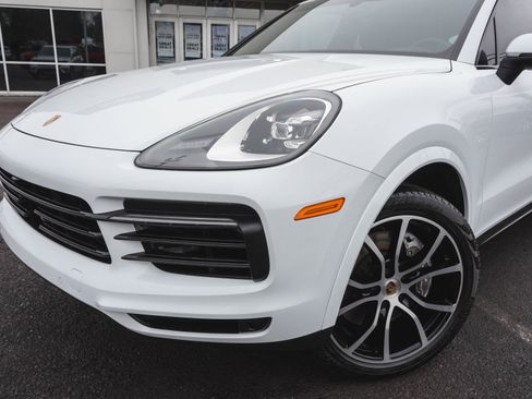 Used 2023 Porsche Cayenne Base w/ Premium Package image 50