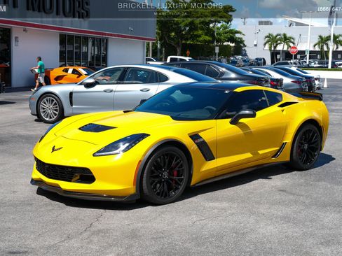 Used 2015 Chevrolet Corvette Z06 w/ 3LZ Preferred Equipment Group RWD image 3