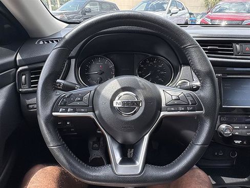 Used 2020 Nissan Rogue SV AWD/4WD image 21