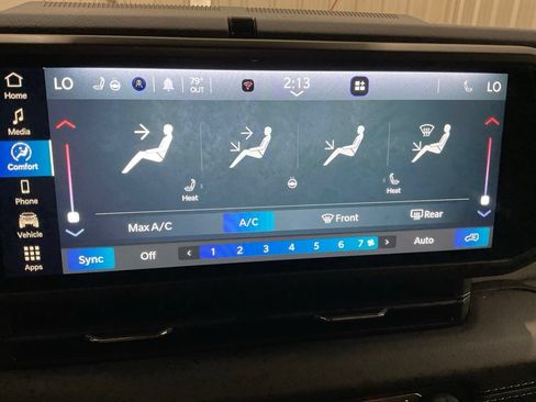 Used 2025 Jeep Wrangler Unlimited Sahara AWD/4WD image 19