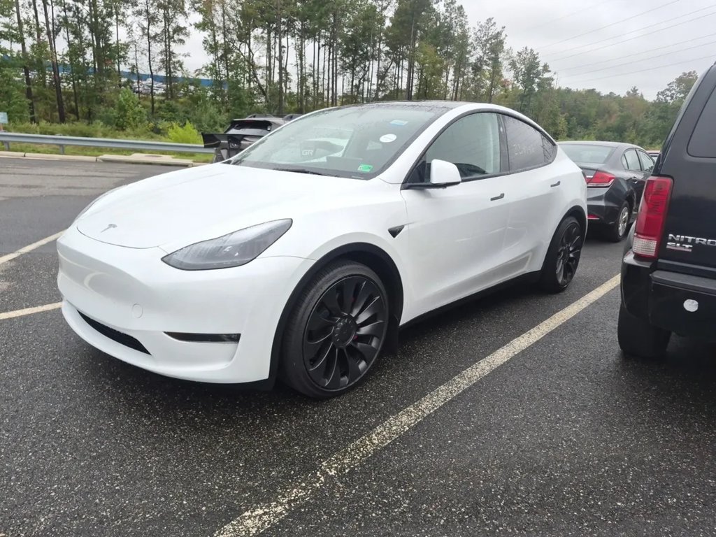 Used 2025 Tesla Model Y Performance AWD/4WD image 3