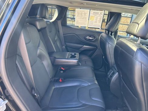 Used 2019 Jeep Cherokee Limited image 38