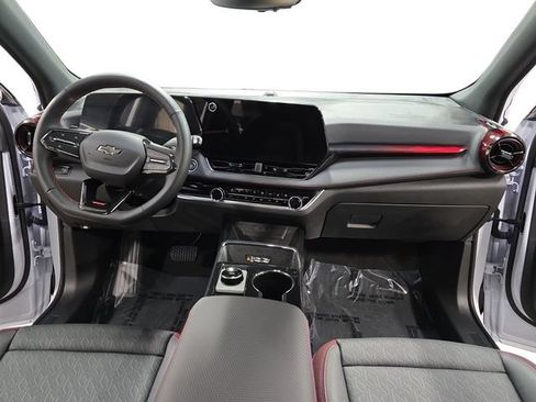 New 2026 Chevrolet Equinox RS w/ Convenience Package III FWD image 12