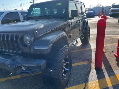 Used 2021 Jeep Wrangler Unlimited Sahara image 4