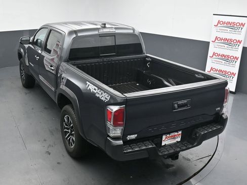 Used 2022 Toyota Tacoma TRD Sport AWD/4WD image 30