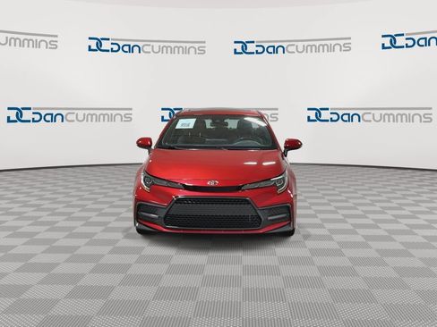 Used 2021 Toyota Corolla SE w/ SE Premium Package FWD image 3