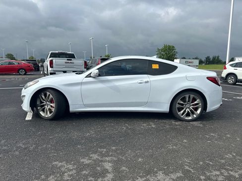 Used 2016 Hyundai Genesis Coupe 3.8 RWD image 8