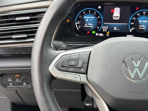 Used 2024 Volkswagen Atlas SEL AWD/4WD image 26