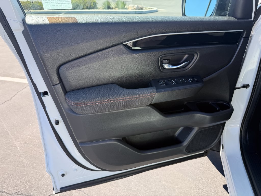 Certified 2025 Honda Pilot Sport image 9