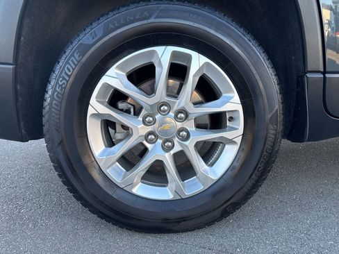 Used 2020 Chevrolet Traverse LT image 35