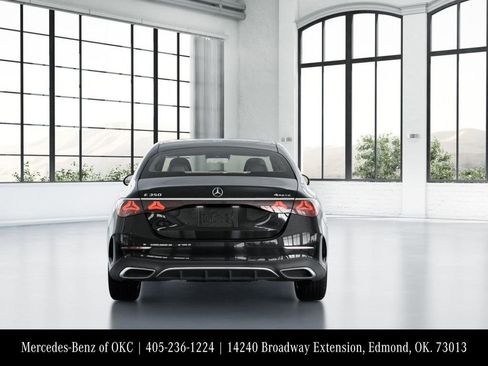 Used 2025 Mercedes-Benz E 350 4MATIC Sedan image 25