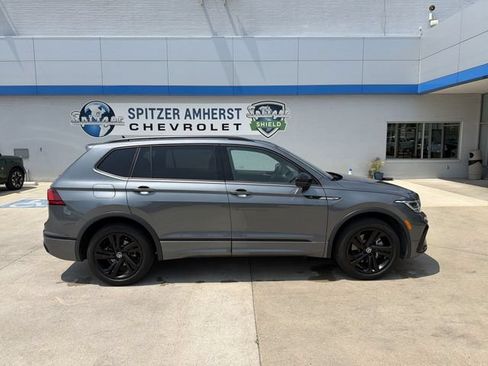 Used 2024 Volkswagen Tiguan SE R-Line AWD/4WD image 11