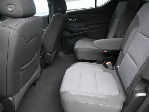 Used 2023 Chevrolet Traverse LT image 14